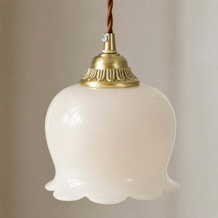 Floral Pendant Light – Compact Design with Soft Light