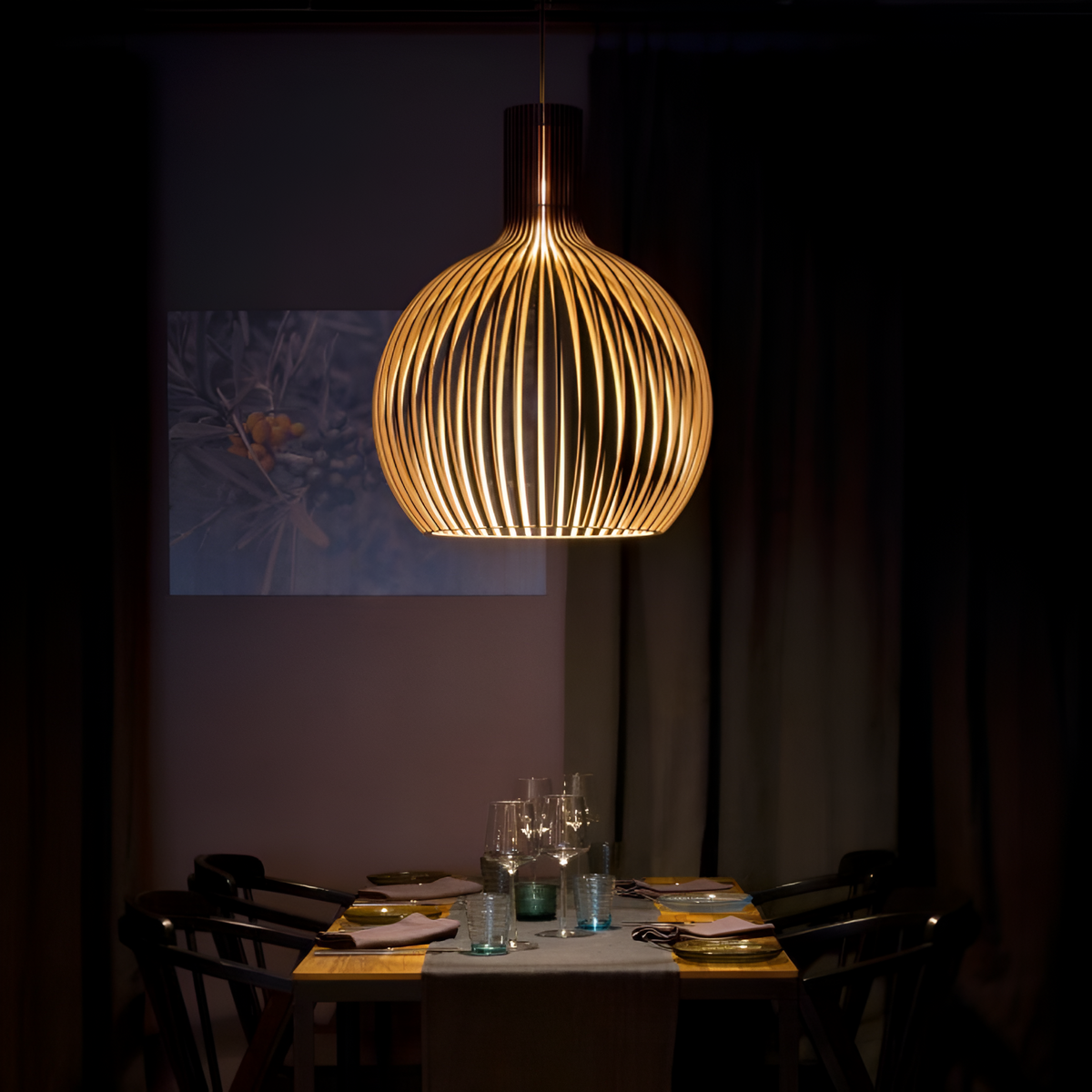 Scandinavian Wood Pendant Light – Slatted Design for Dining Tables