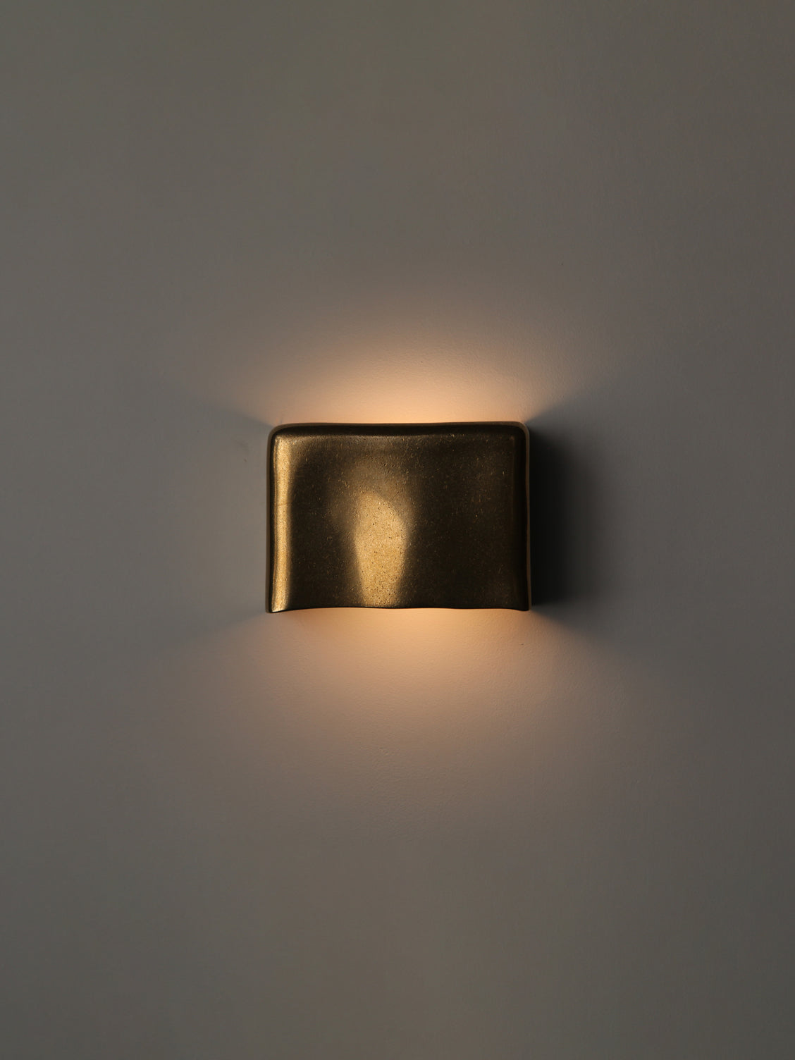 Brass Wall Light – Timeless Design for Elegant Lighting